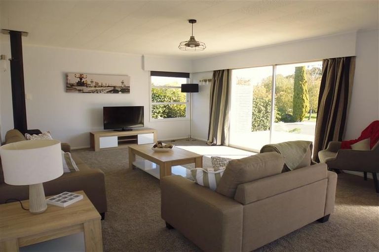Photo of property in 17 Rakau Street, Havelock North, 4130