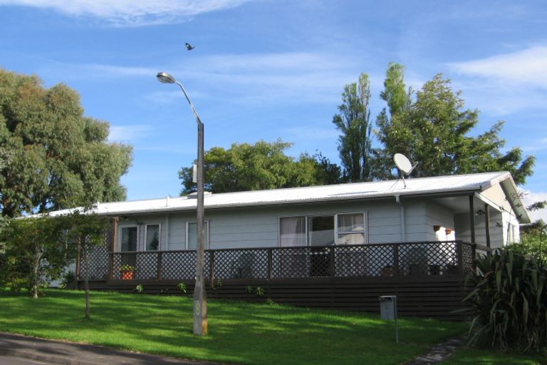 Photo of property in 1 Imperial Place, Henderson, Auckland, 0612