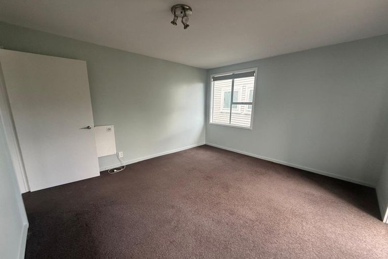 Photo of property in 24 Seaview Road, Paremata, Porirua, 5024