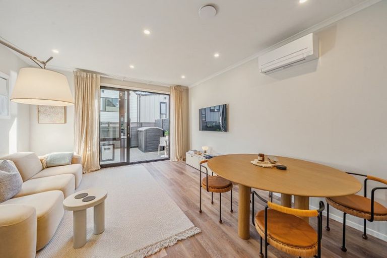 Photo of property in 18 Joseph Bolton Crescent, Wallaceville, Upper Hutt, 5018