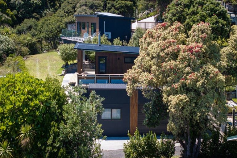 Photo of property in 14 Whaanga Road, Raglan, 3297