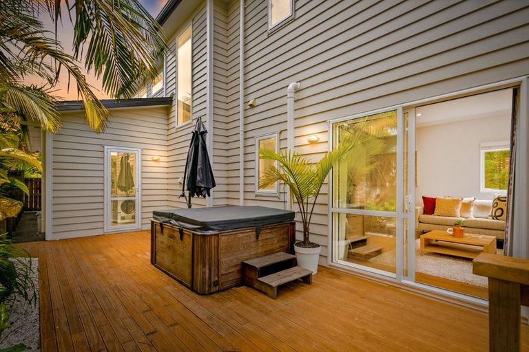 Photo of property in 311b Great North Road, Henderson, Auckland, 0612