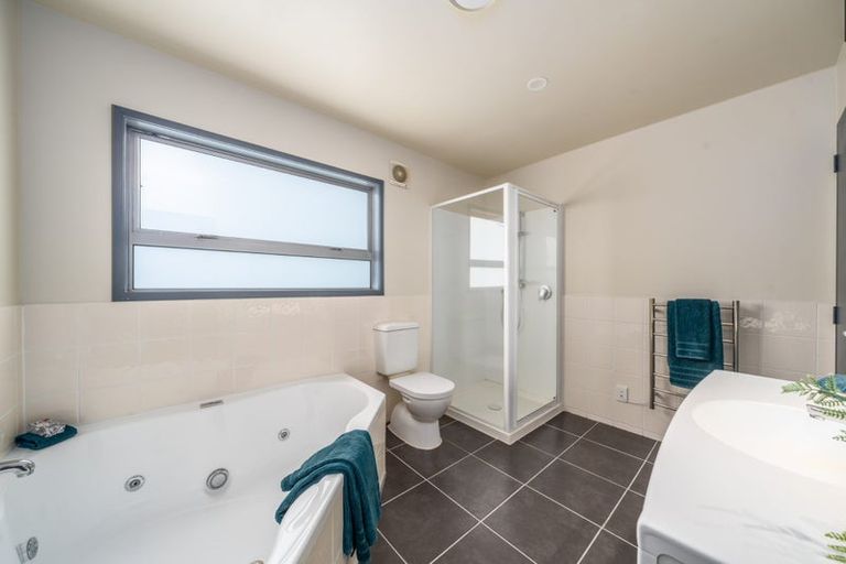 Photo of property in 59 Amesbury Drive, Churton Park, Wellington, 6037
