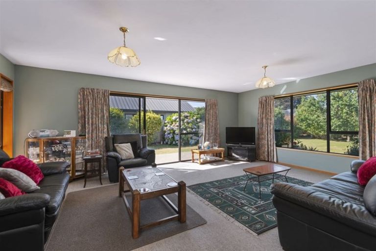 Photo of property in 7 Grove Place, Rangiora, 7400