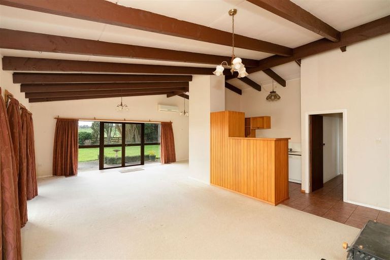 Photo of property in 246 Kawiu Road, Levin, 5510