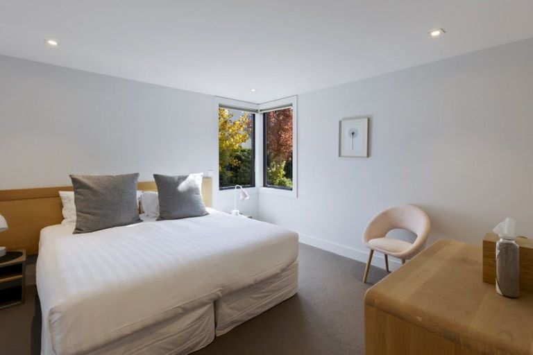 Photo of property in 2 Owen Marshall Lane, Arrowtown, 9371
