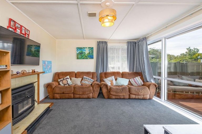 Photo of property in 6 Avro Crescent, Hornby, Christchurch, 8042