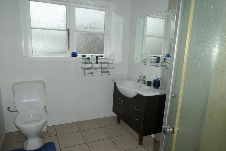 Photo of property in 15 Auburn Avenue, Upper Riccarton, Christchurch, 8041