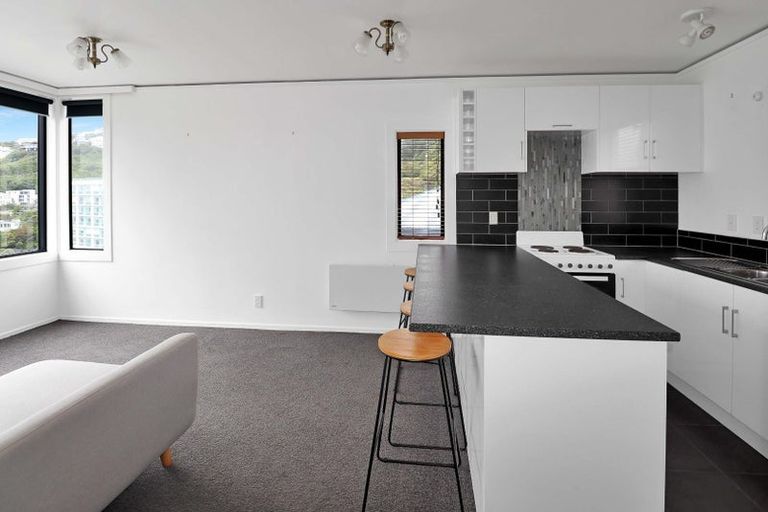 Photo of property in 2f6 Oriental Terrace, Mount Victoria, Wellington, 6011