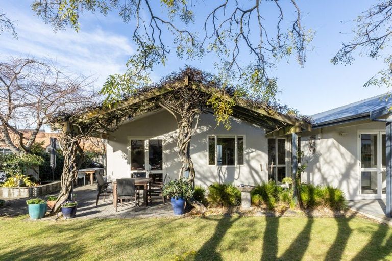 Photo of property in 30 Pukekura Place, Taradale, Napier, 4112