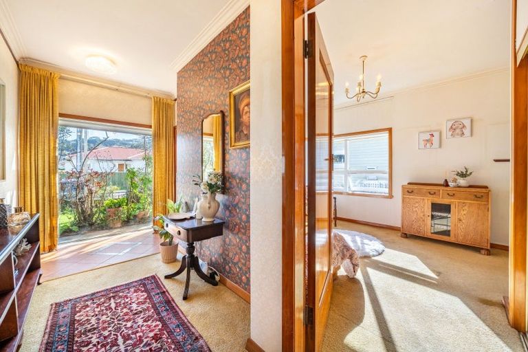 Photo of property in 35 Ropata Crescent, Boulcott, Lower Hutt, 5010