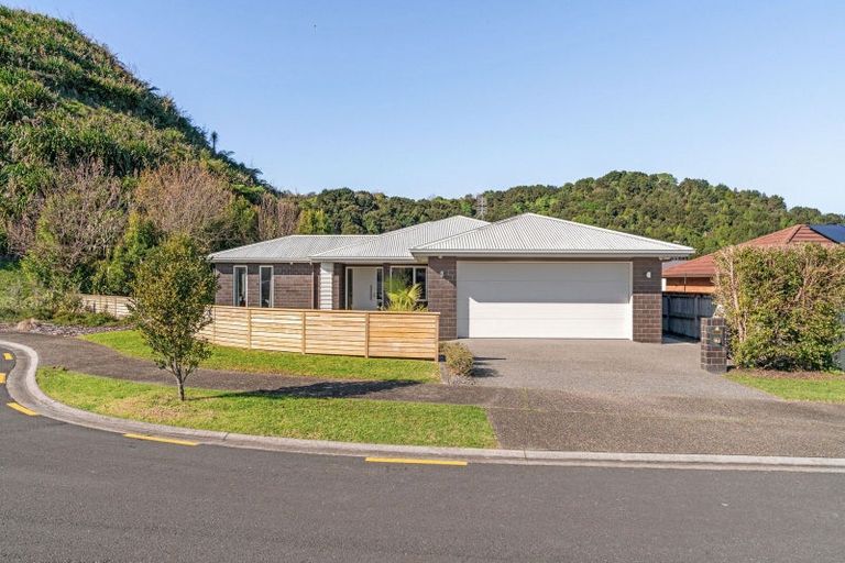 Photo of property in 4 Fender Close, Pyes Pa, Tauranga, 3112