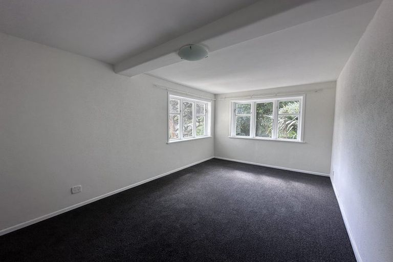 Photo of property in 20u2 Saint Michaels Crescent, Kelburn, Wellington, 6012