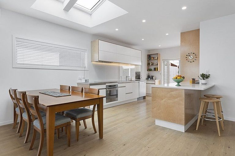 Photo of property in 26 Beach Road, Castor Bay, Auckland, 0620