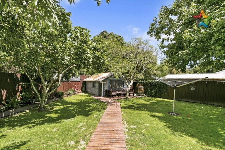 Photo of property in 22 Homedale Road, Wainuiomata, Lower Hutt, 5014