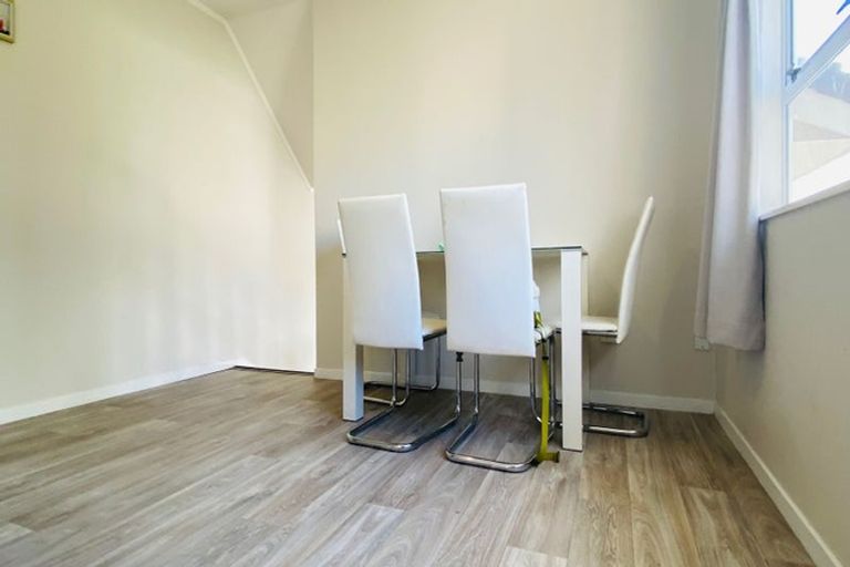 Photo of property in 2/18 Elliott Avenue, Bayview, Auckland, 0629
