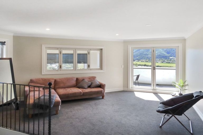 Photo of property in 8 Mccarthy Grove, Clouston Park, Upper Hutt, 5018