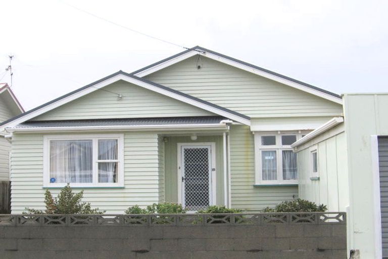 Photo of property in 15 Resolution Street, Lyall Bay, Wellington, 6022