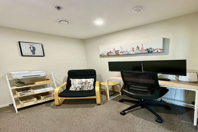 Photo of property in Patent 326 Apartments, 214s/326 Evans Bay Parade, Hataitai, Wellington, 6021