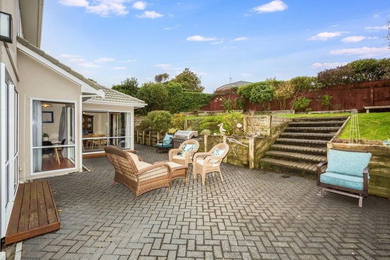 Photo of property in 2 Portage Place, Whitby, Porirua, 5024