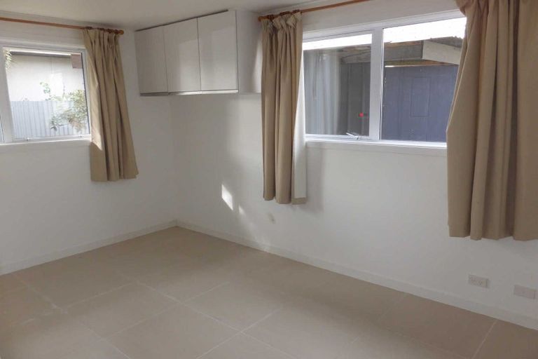 Photo of property in 330 Yaldhurst Road, Russley, Christchurch, 8042
