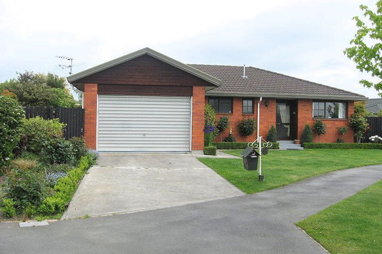 Photo of property in 27 Royleen Street, Casebrook, Christchurch, 8051