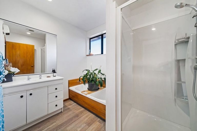 Photo of property in 2/21b Northcote Road, Northcote, Christchurch, 8052