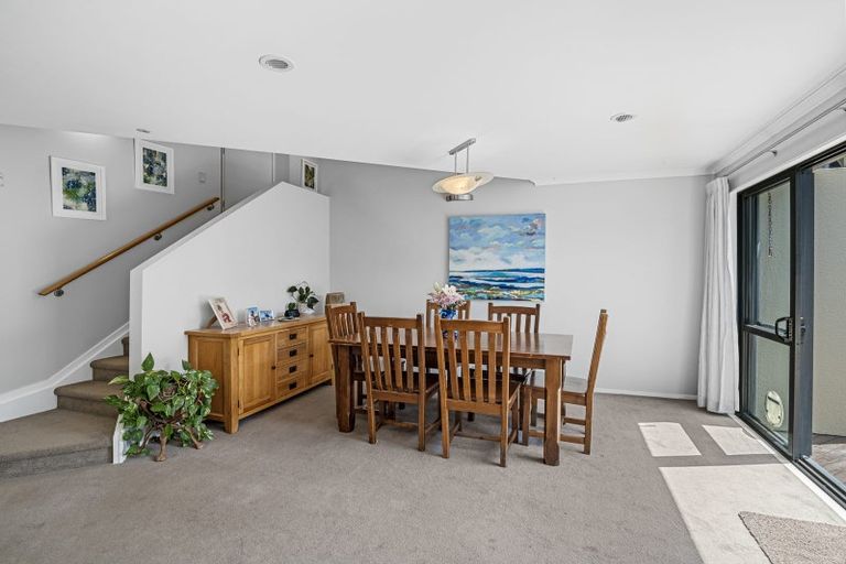 Photo of property in 15 Glenreagh Place, Torbay, Auckland, 0630