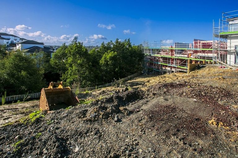 Photo of property in 35 Paina Crescent, Massey, 0614