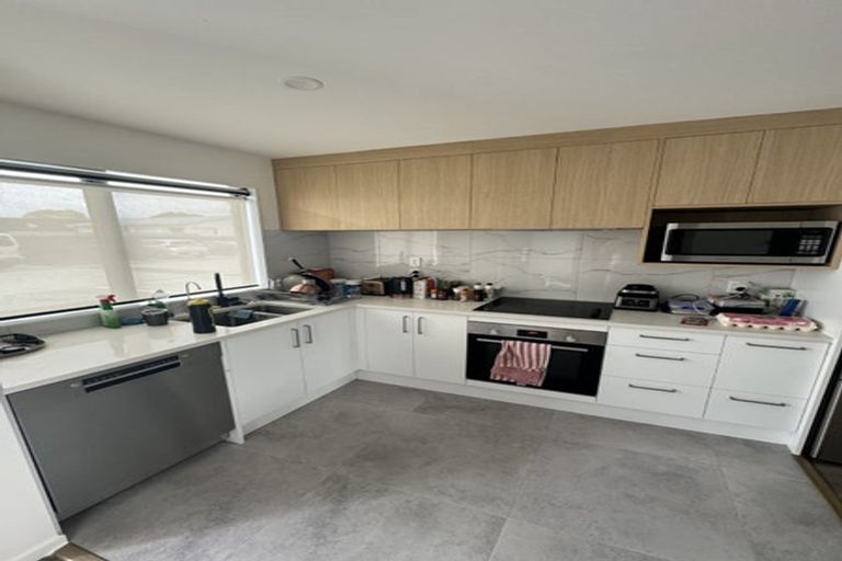 Photo of property in 10/5 Hikurangi Street, Te Atatu Peninsula, Auckland, 0610