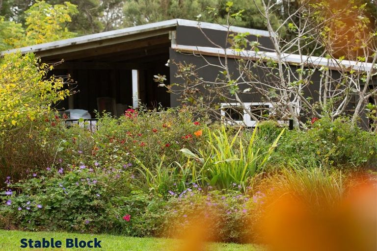 Photo of property in 1021 Old North Road, Waimauku, 0882