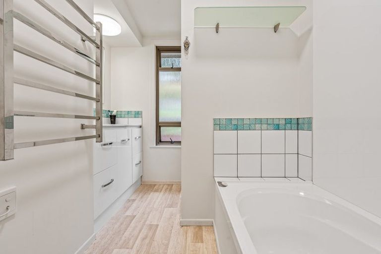 Photo of property in 84 Hocken Street, Kenmure, Dunedin, 9011
