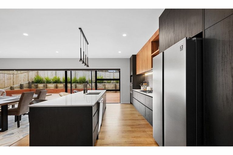 Photo of property in 14 Kaimai Avenue, Massey, Auckland, 0614