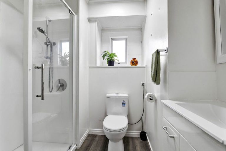 Photo of property in 93c Clemow Road, Fitzroy, New Plymouth, 4312