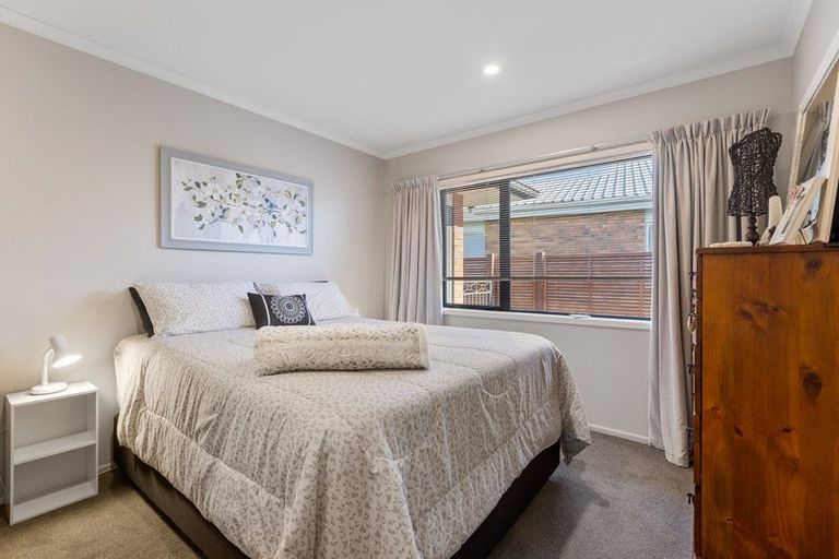 Photo of property in 22 Truby King Street, Merrilands, New Plymouth, 4312