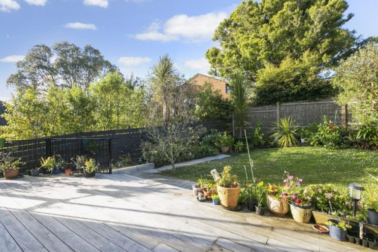 Photo of property in 97b Rosario Crescent, Red Beach, 0932