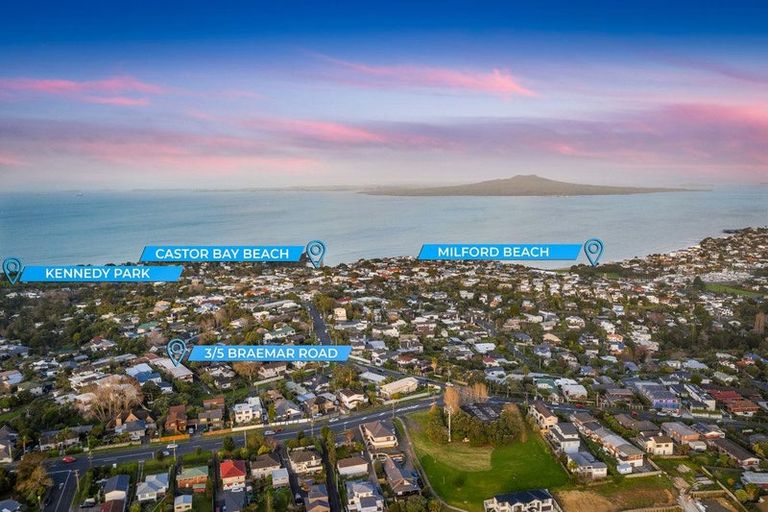 Photo of property in 3/5 Braemar Road, Castor Bay, Auckland, 0620