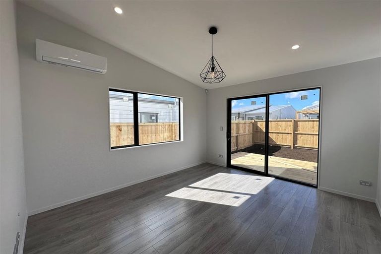 Photo of property in 28 John Gray Street, Papakura, 2110