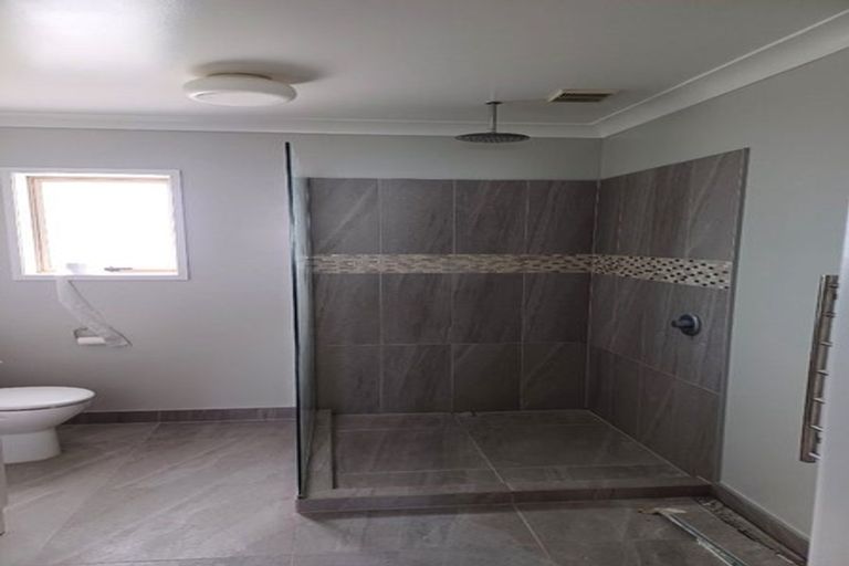 Photo of property in 15 Epic Way, Newlands, Wellington, 6037