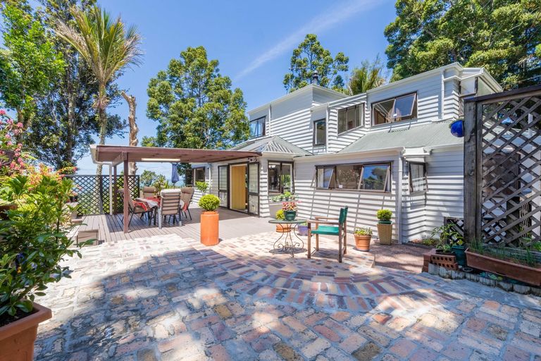 Photo of property in 84 Park Road, Titirangi, Auckland, 0604