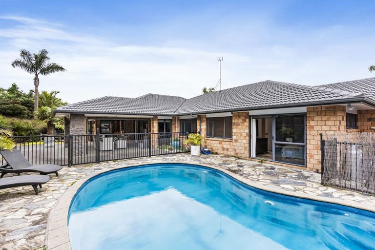 Photo of property in 14 Jenny Lane, Waiuku, 2123