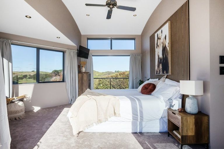 Photo of property in 3 Coroglen Rise, Pukerua Bay, 5026