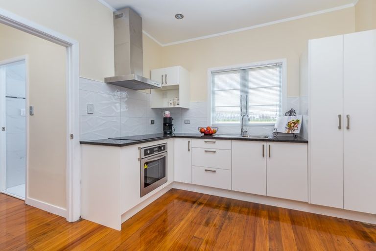 Photo of property in 18 Norana Avenue, Favona, Auckland, 2024