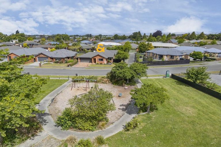 Photo of property in 28 Rushmore Drive, Belfast, Christchurch, 8051