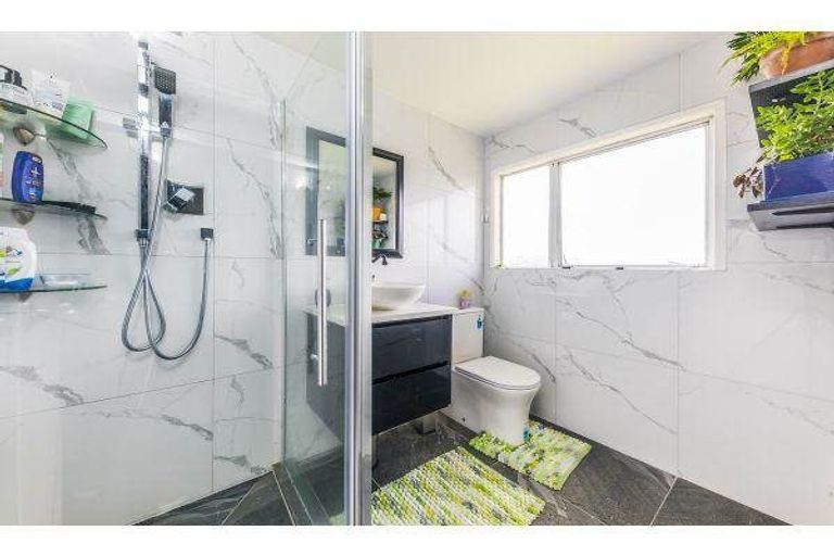 Photo of property in 137 Mahia Road, Wattle Downs, Auckland, 2103