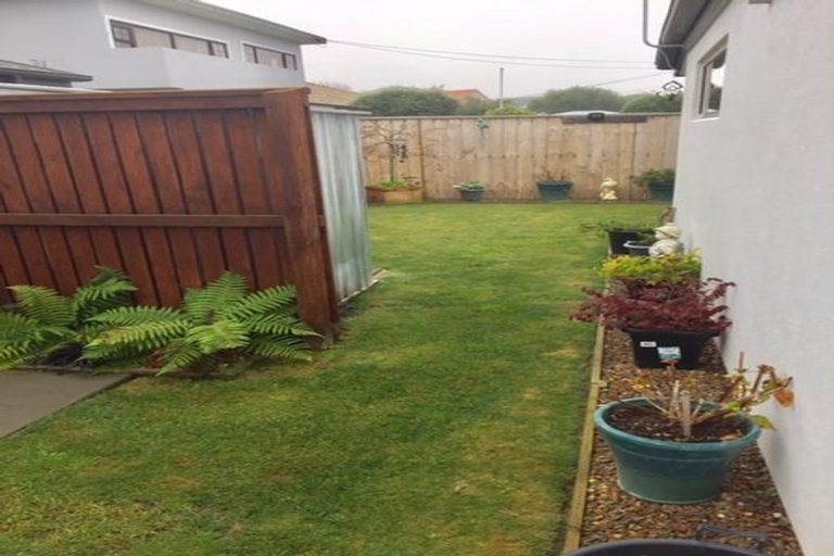 Photo of property in 73 Wattle Drive, New Brighton, Christchurch, 8083