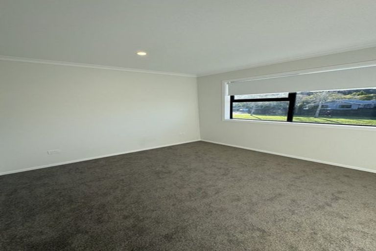 Photo of property in 8/666 Swanson Road, Swanson, Auckland, 0612