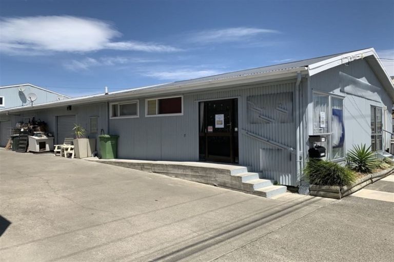 Photo of property in 1/64 Wakefield Street, Alicetown, Lower Hutt, 5010
