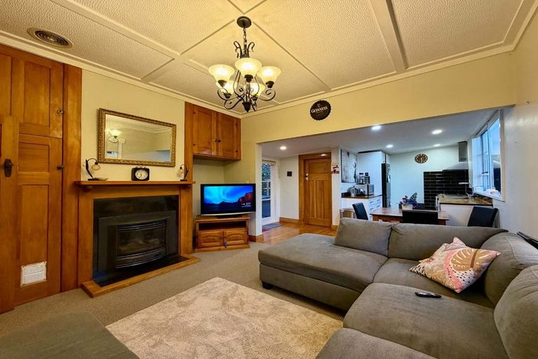 Photo of property in 9 Walsh Road, Westown, New Plymouth, 4310