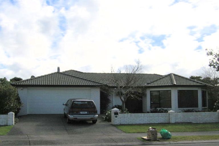 Photo of property in 15 Lakeside Drive, Orewa, 0931